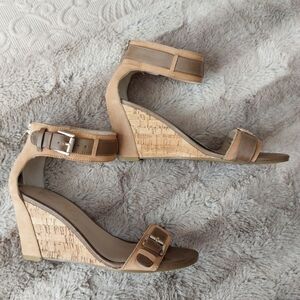 Marc Fisher Tan Wedge Sandels